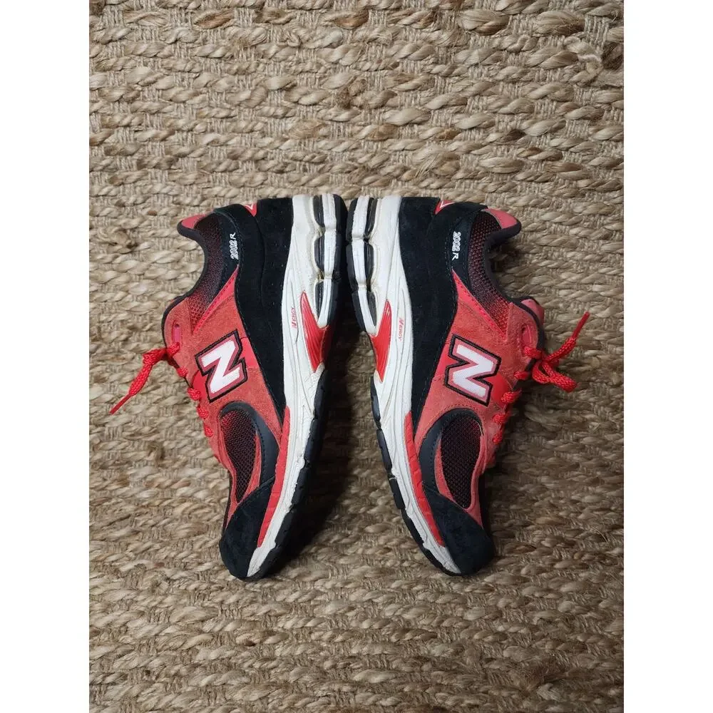 New Balance 2002R Red Suede Mesh Athletic Sneakers Red Black Mens 8 Women's 9.5